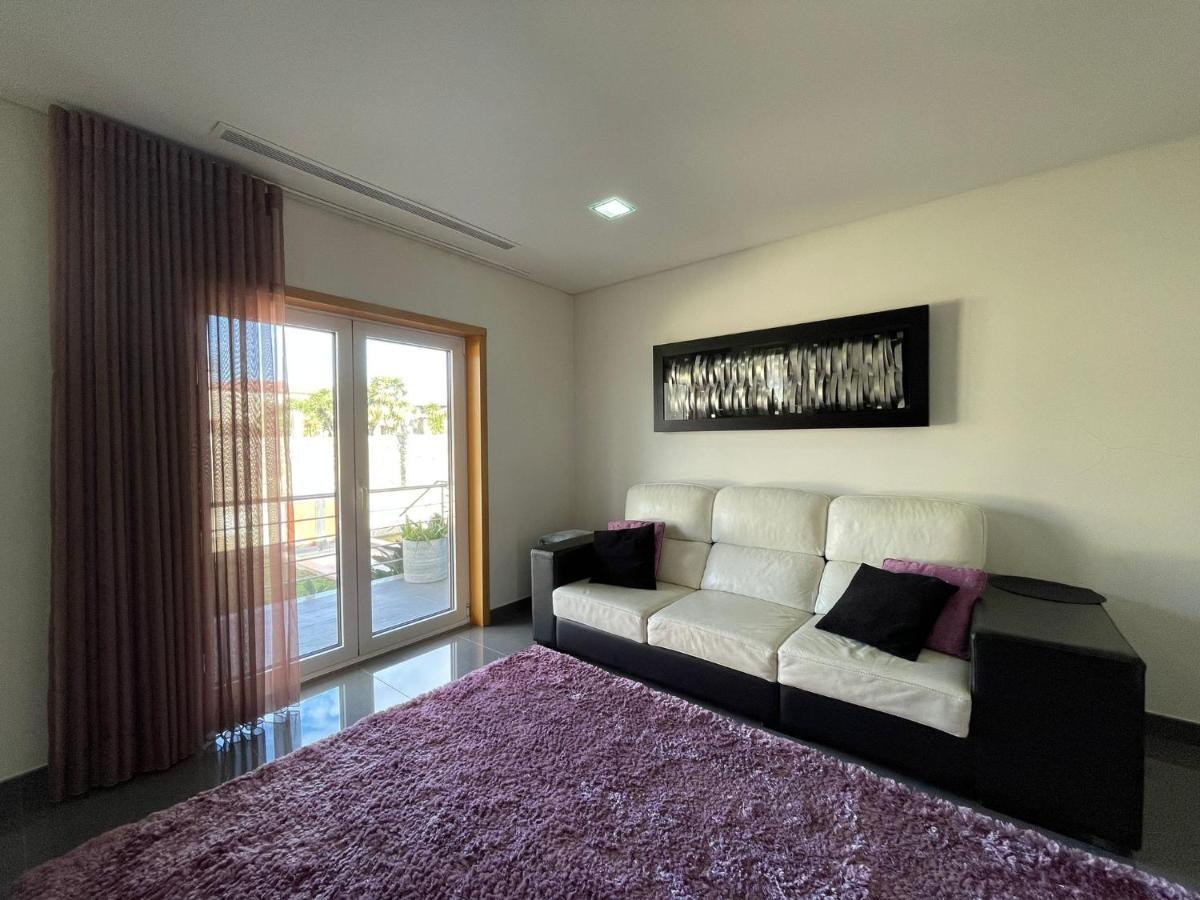 Ucha Villa Barcelos Bagian luar foto